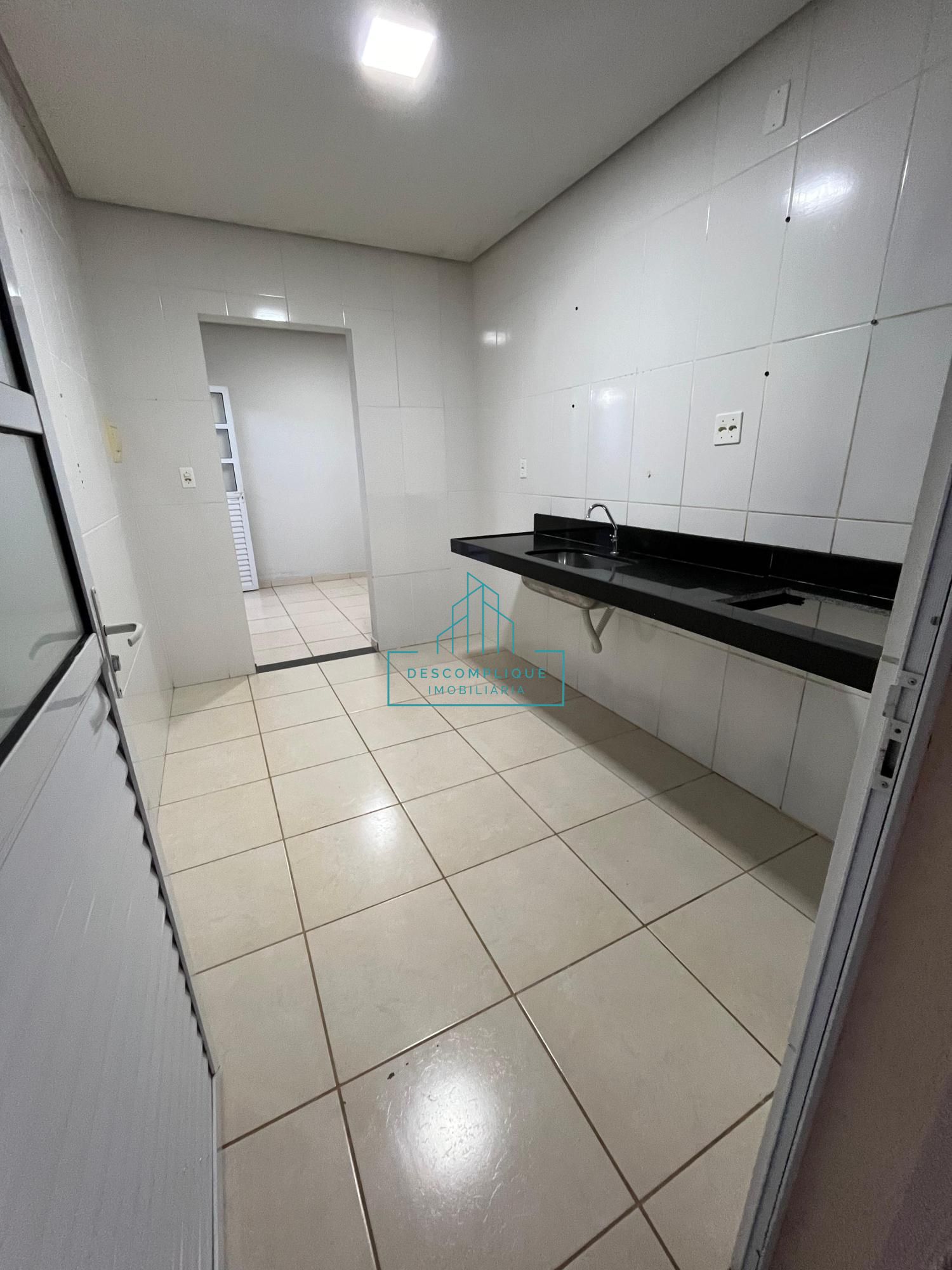Casa à venda com 2 quartos, 45m² - Foto 13