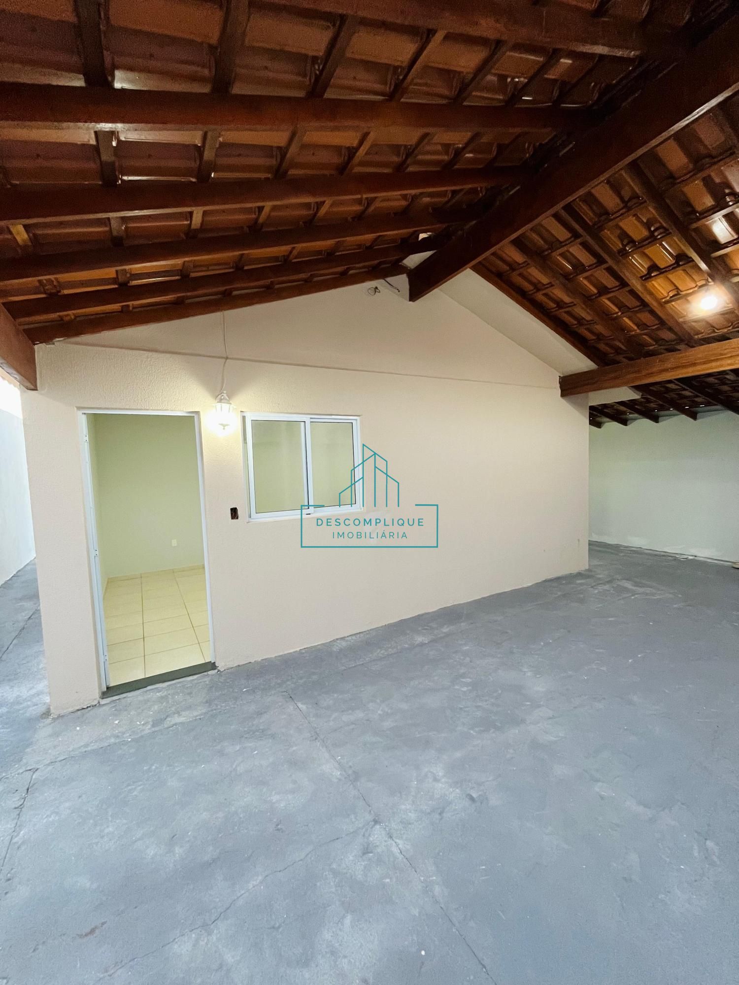 Casa à venda com 2 quartos, 45m² - Foto 1