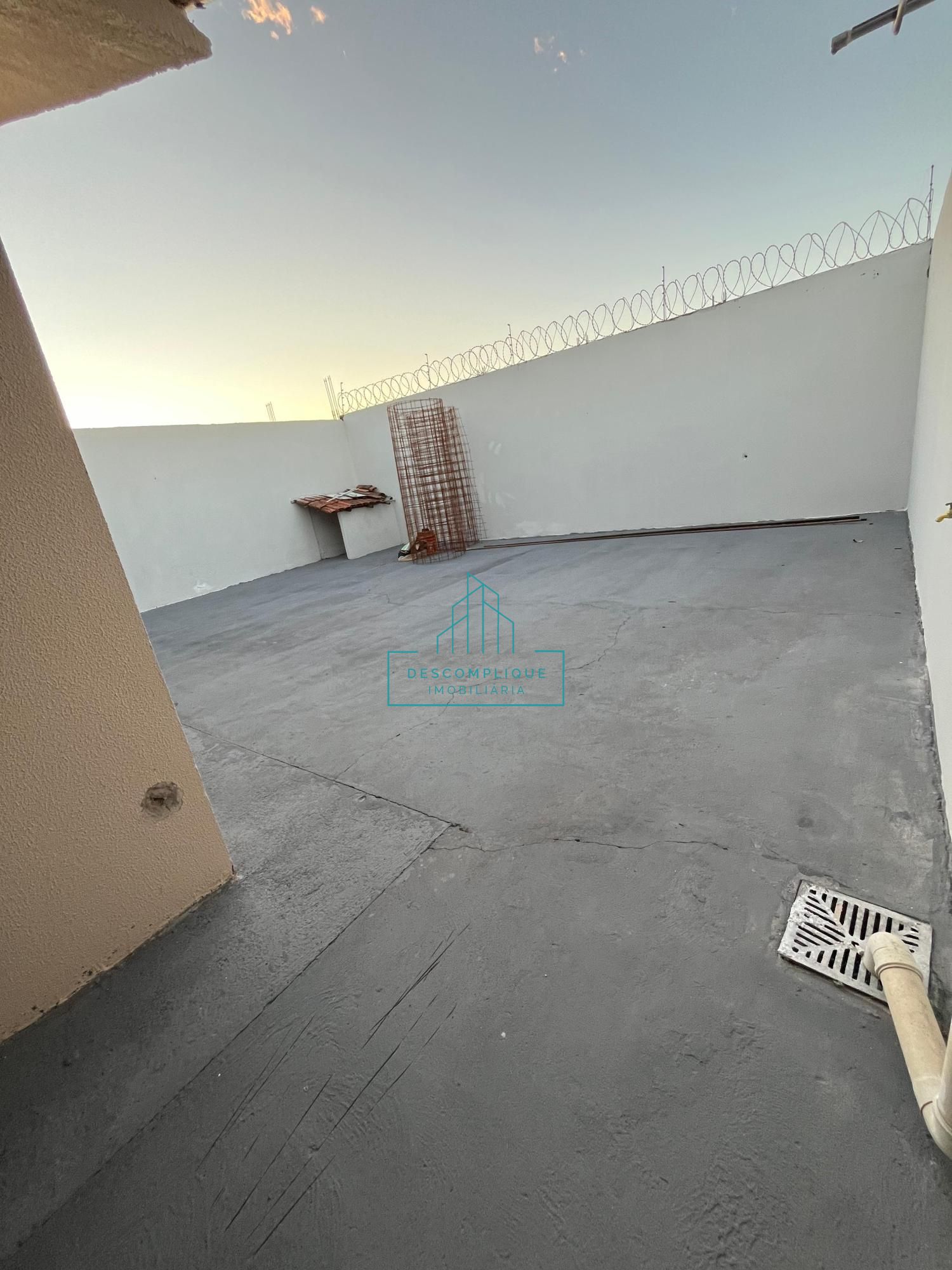 Casa à venda com 2 quartos, 45m² - Foto 4