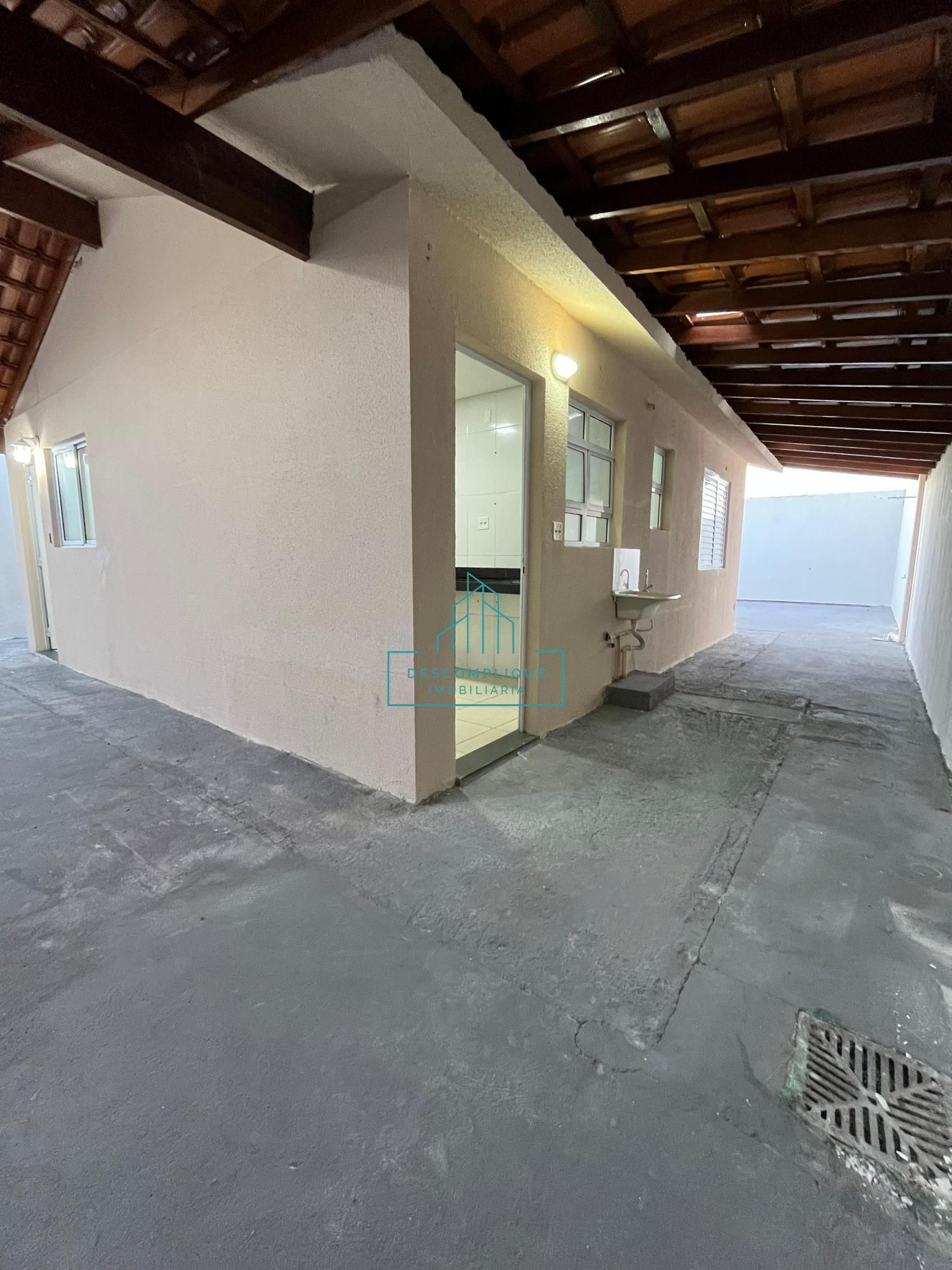 Casa à venda com 2 quartos, 45m² - Foto 2