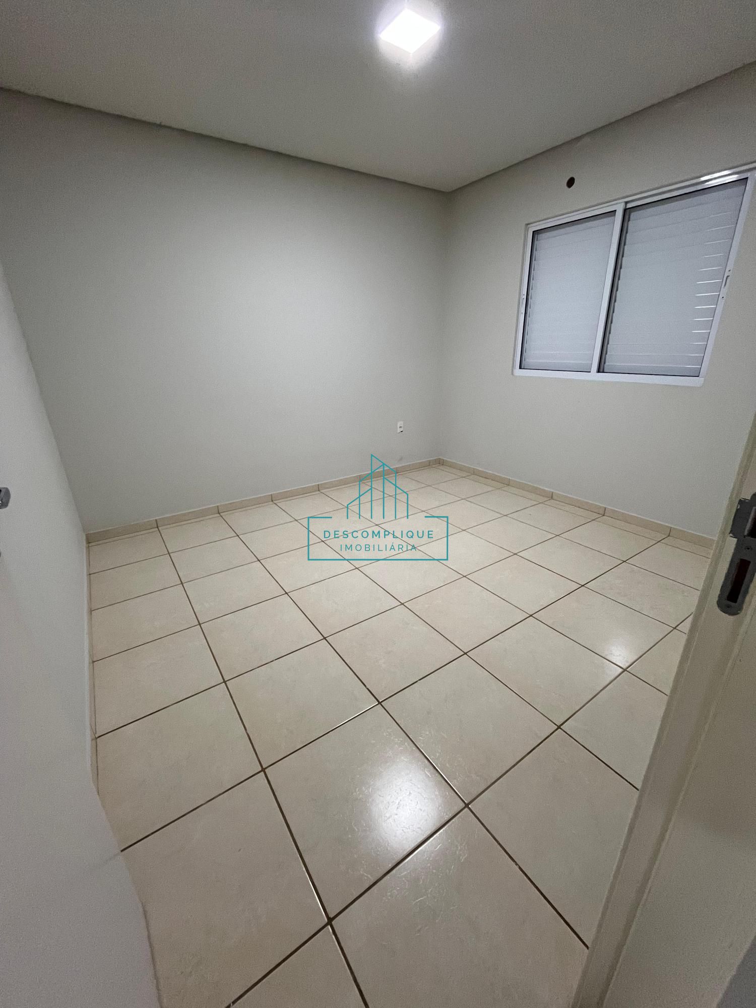 Casa à venda com 2 quartos, 45m² - Foto 12