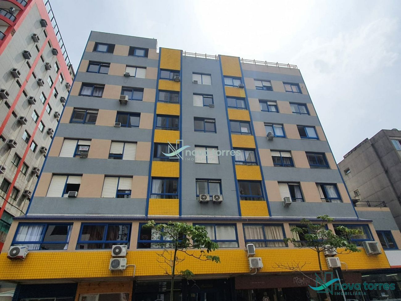 Apartamento com 02 dormitórios 01 vaga de garagem