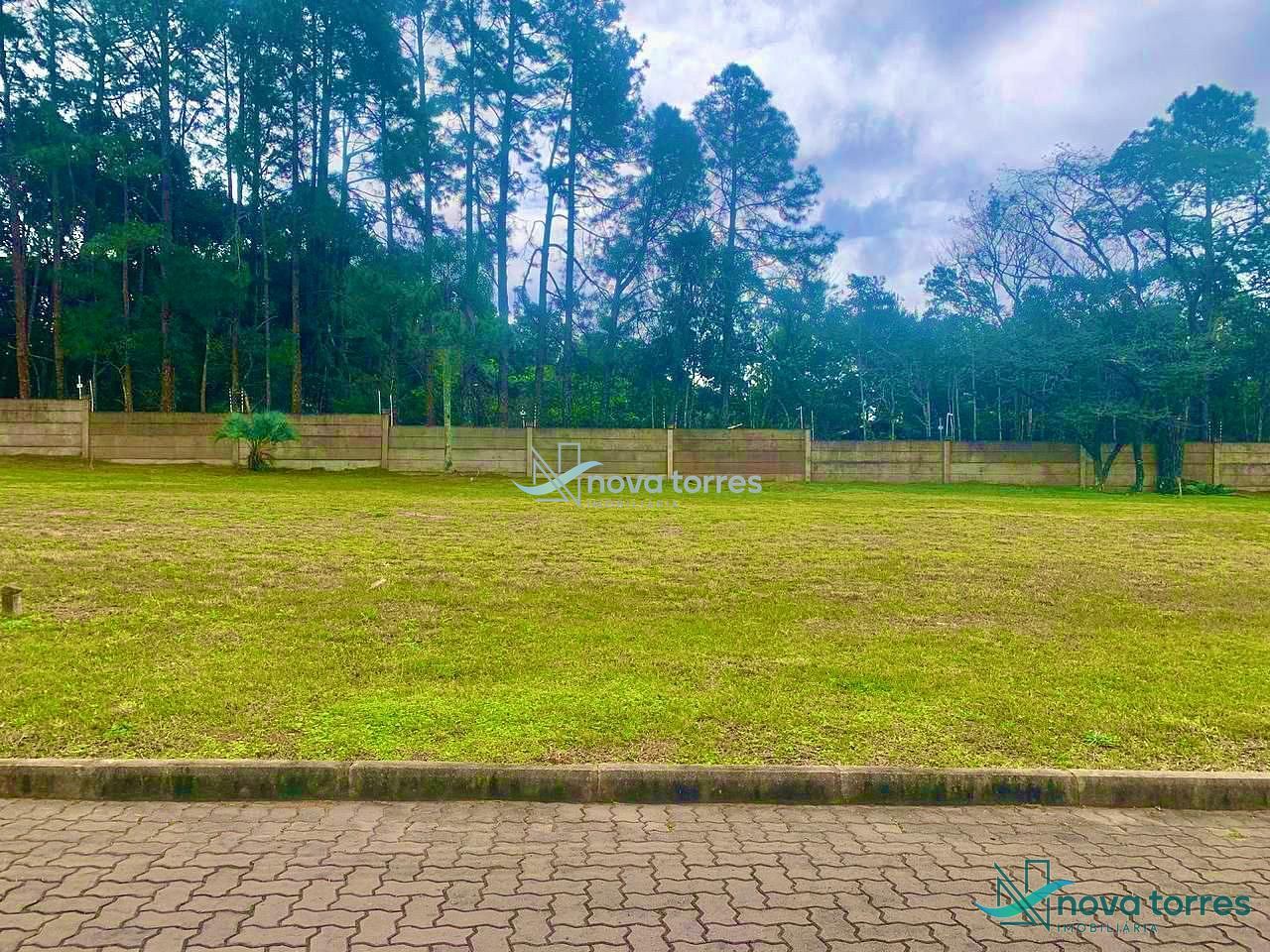 Terreno com 420m² no Condomínio Reserva das Águas em Torres-RS