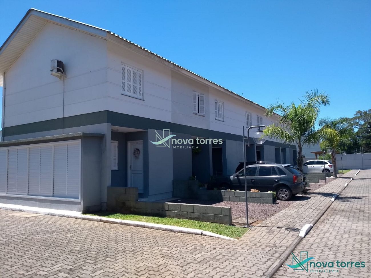 Casa em Condomínio com 2 Dormitórios no Bairro Centenário em Torres