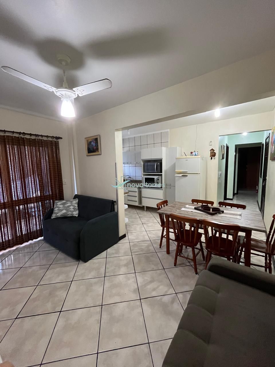 Apartamento com 02 dormitórios no Centro