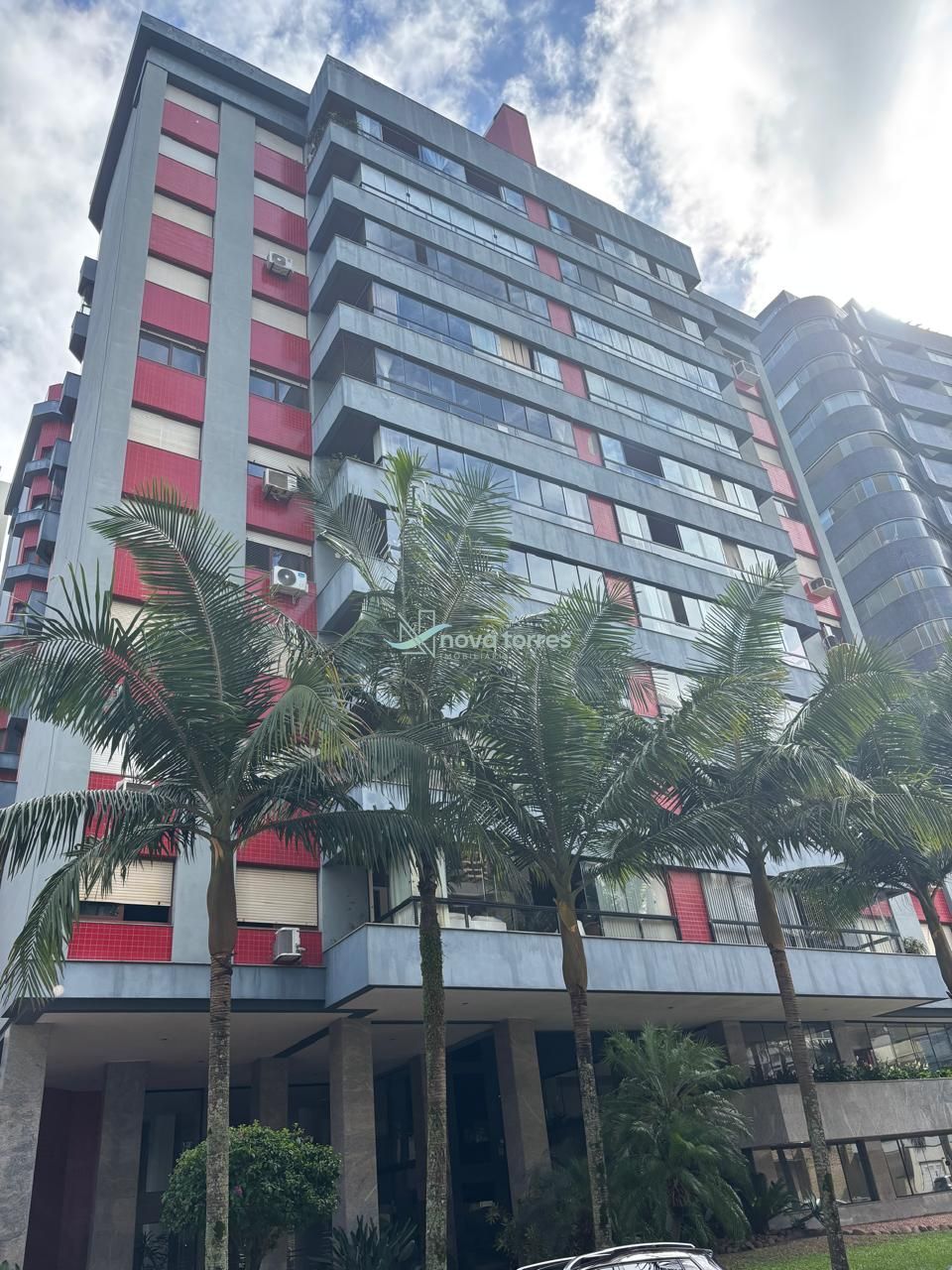 Apartamento Mobiliado nas Quatro Praças