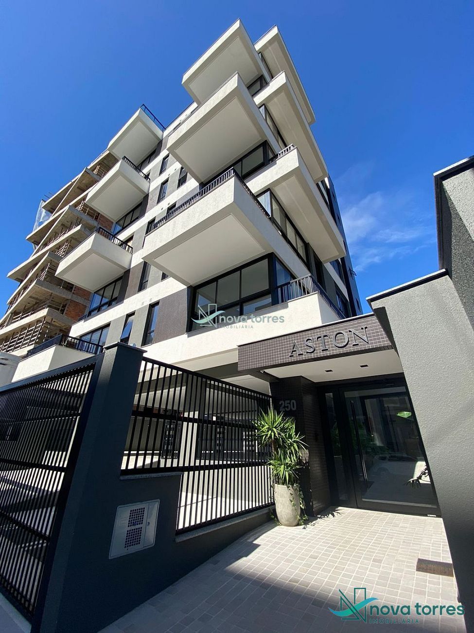 Apartamento com 2 dormitórios na Praia da Cal em Torres-RS