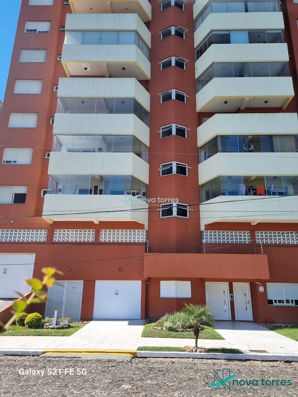 Apartamento com 2 dormitórios no bairro Predial em Torres-RS