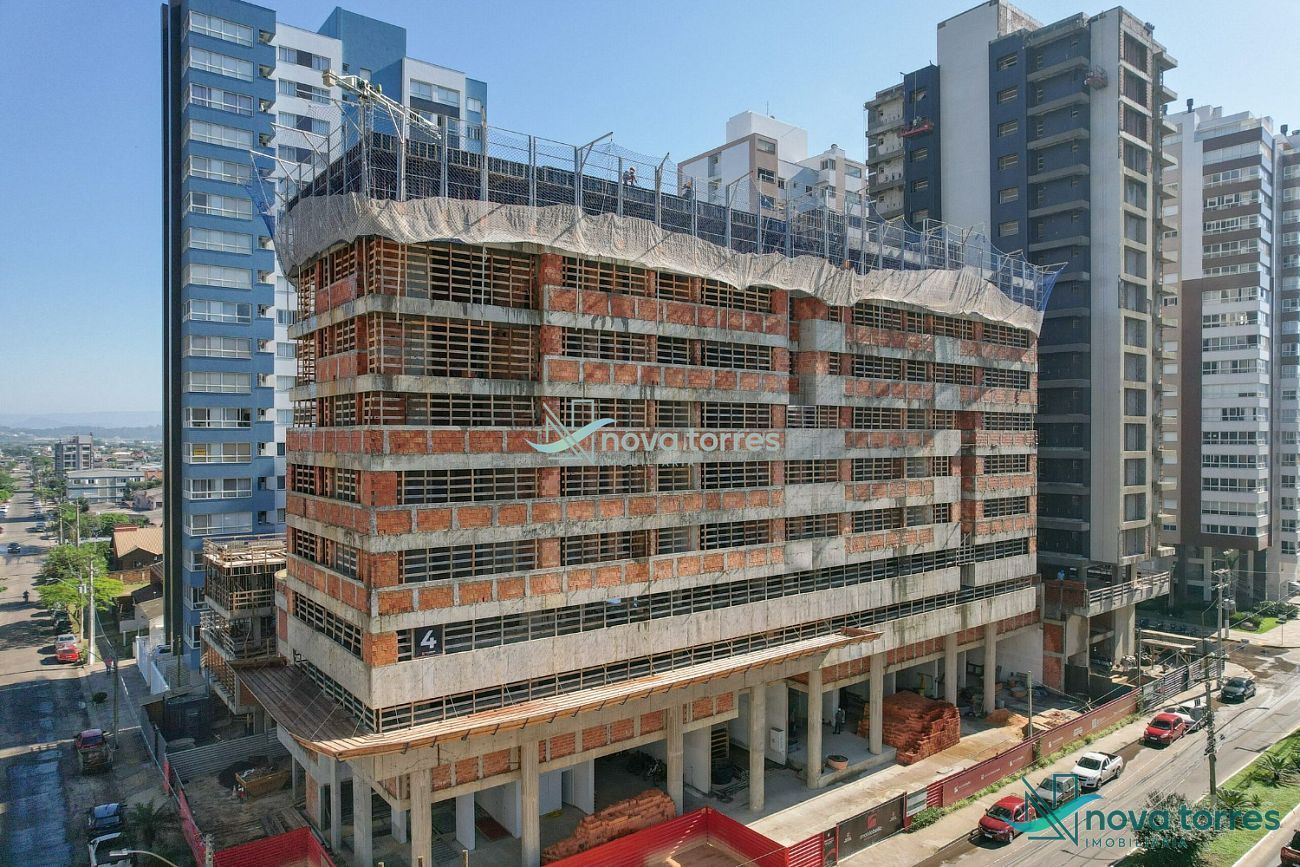 Apartamento com 2 Suítes em Torres, Bairro Predial