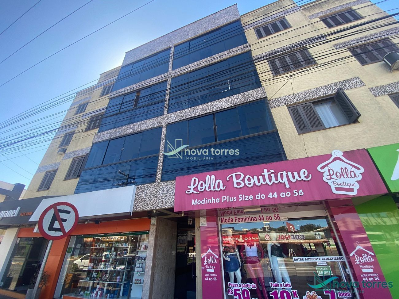 Apartamento com 2 dormitórios no Centro de Torres-RS