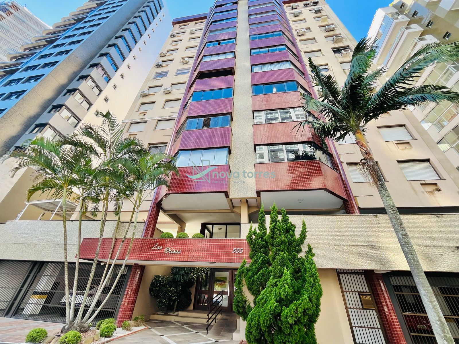 Apartamento mobiliado próximo as Quatro Praças.