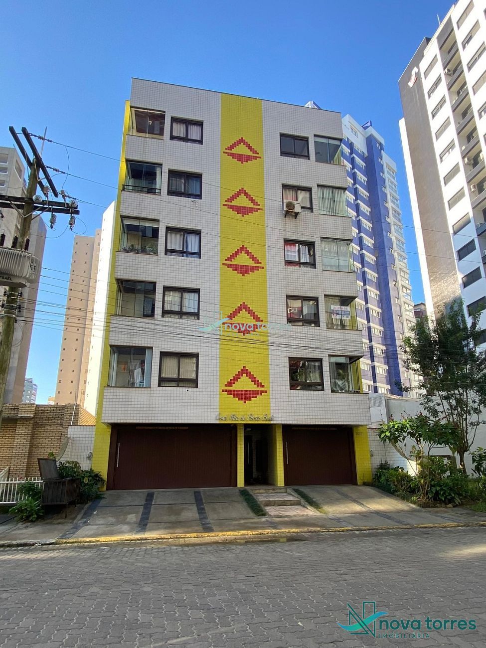 Apartamento com 1 dormitório próximo às Quatro Praças em Torres-RS
