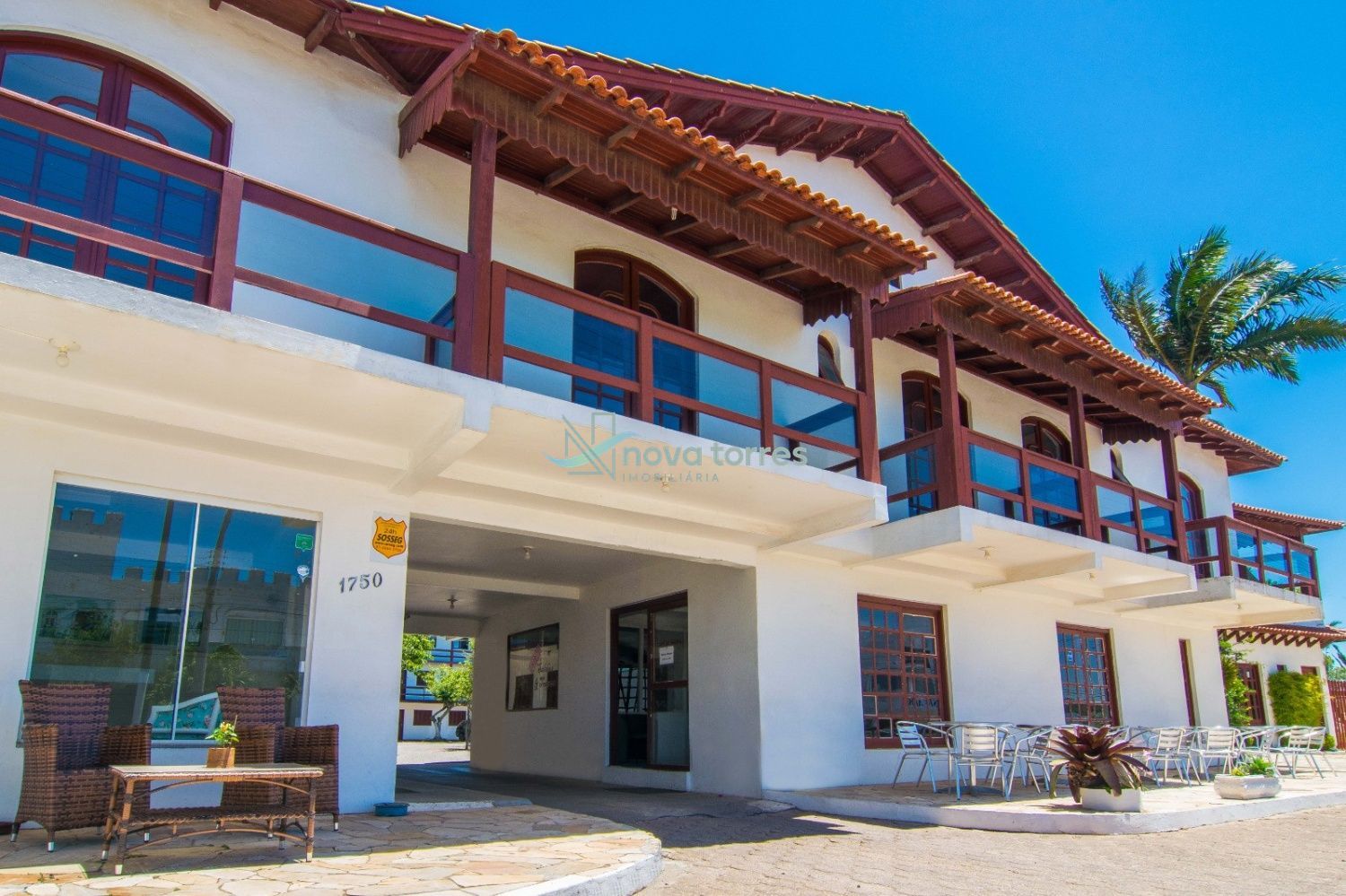 Hotel a venda na entrada de Torres