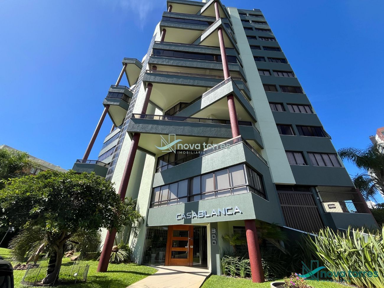 Apartamento com 3 dormitórios em localização privilegiada, em Torres-RS