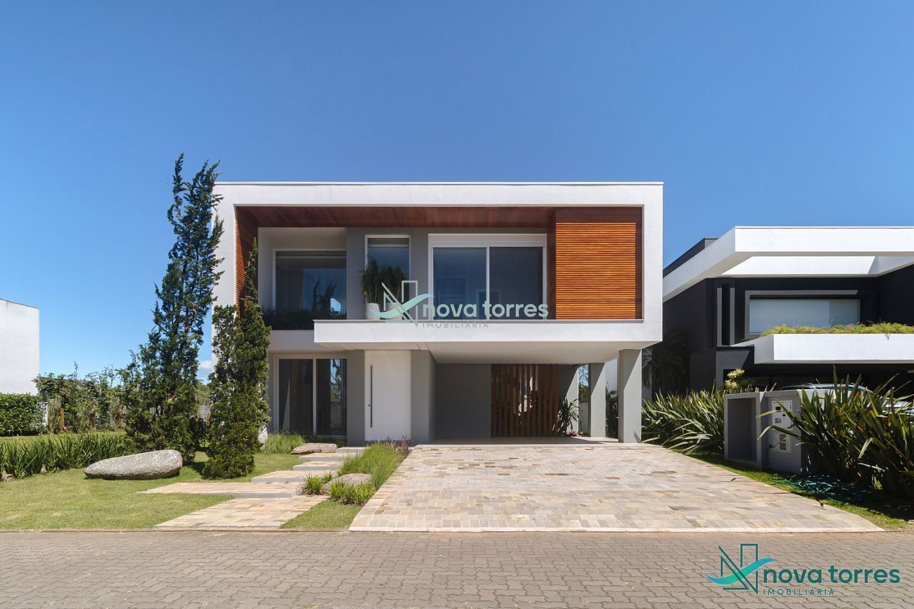 Casa com 4 dormitórios no Reserva das Águas em Torres-RS