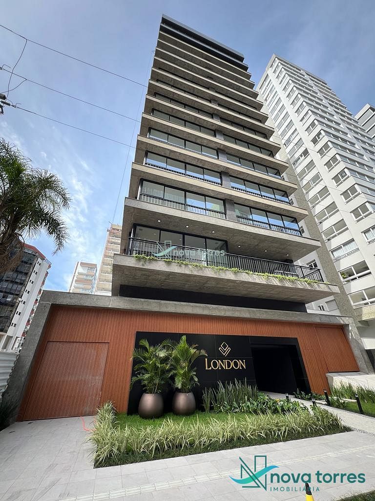 Apartamento com 3 dormitórios e vista para o mar na Praia Grande em Torres-RS.