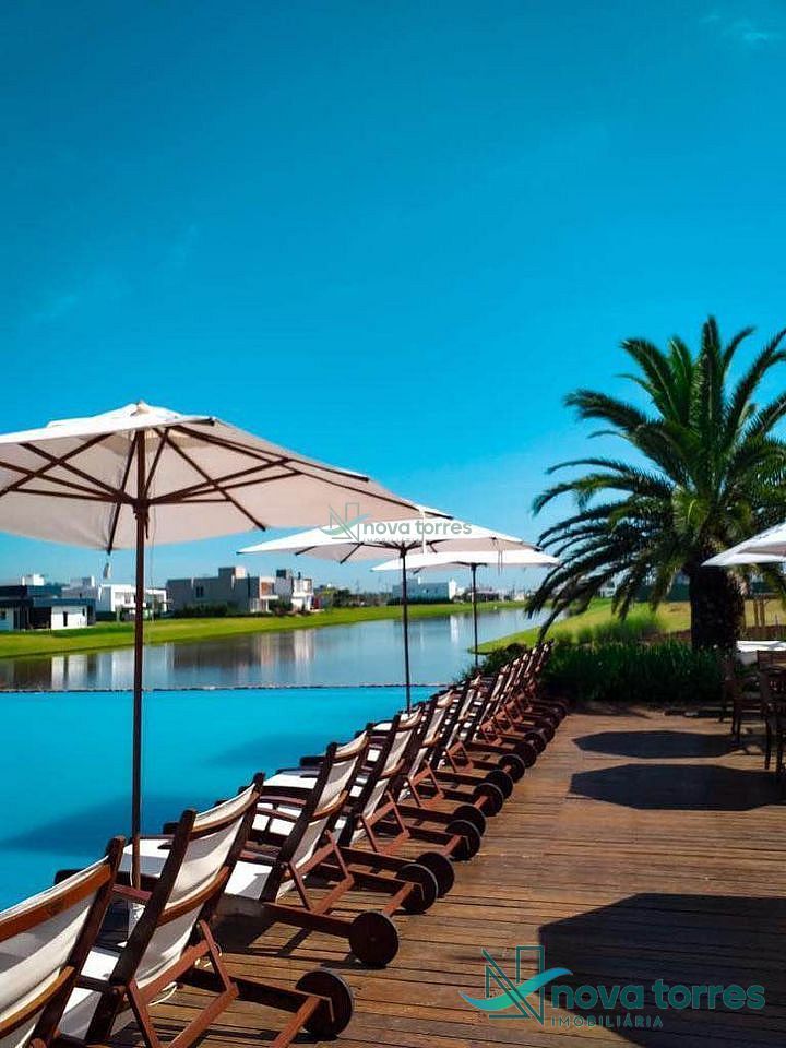 Lote Fundos Lago com 420 m² em Reserva das Águas