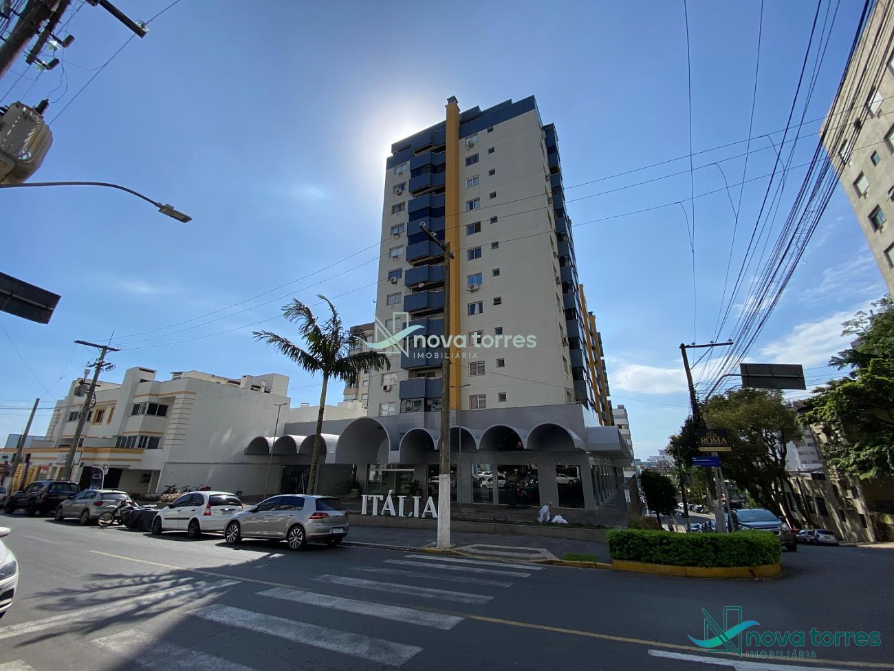 Apartamento com 2 dormitórios no Centro de Torres-RS