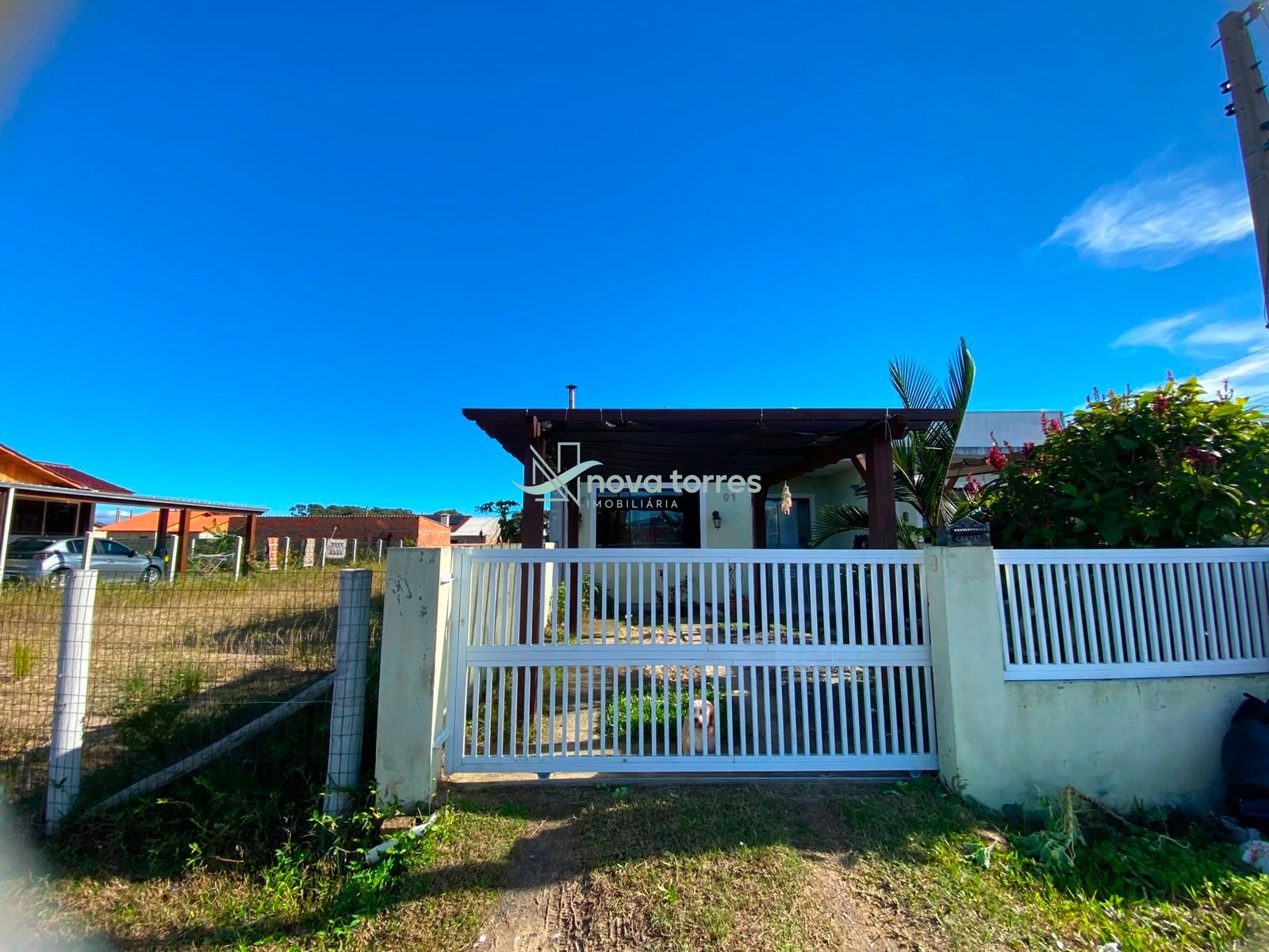 Casa geminada com 2 dormitórios no Caravelle