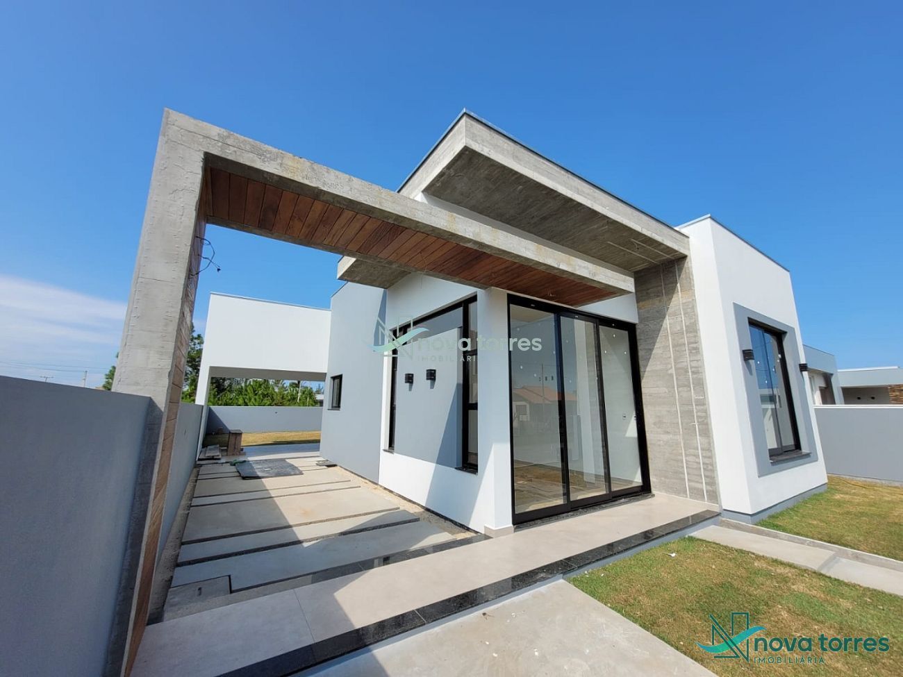 Casa com 3 dormitórios em Bella Torres em Passo de Torres - SC