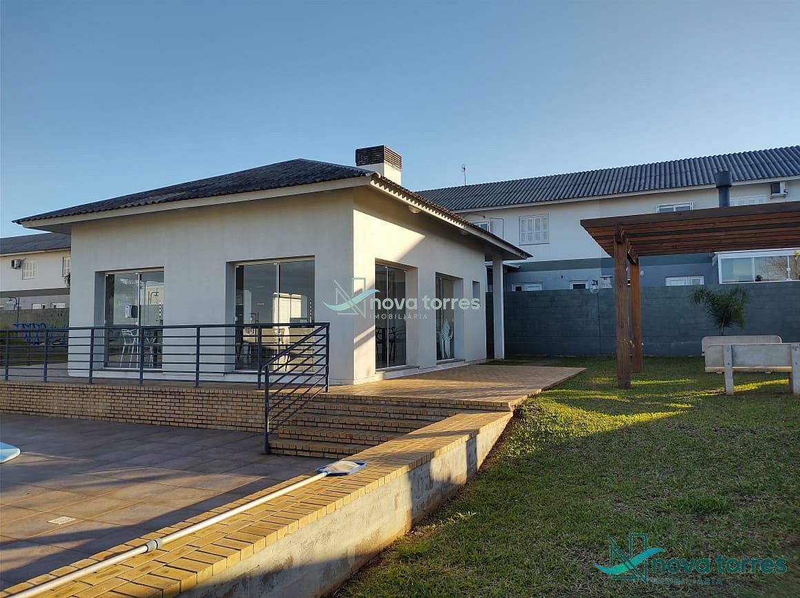 Sobrado com 3 dormitórios no Bairro Centenário, Torres-RS