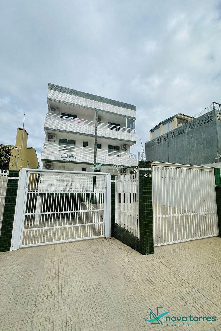 Apartamento a uma quadra do mar.