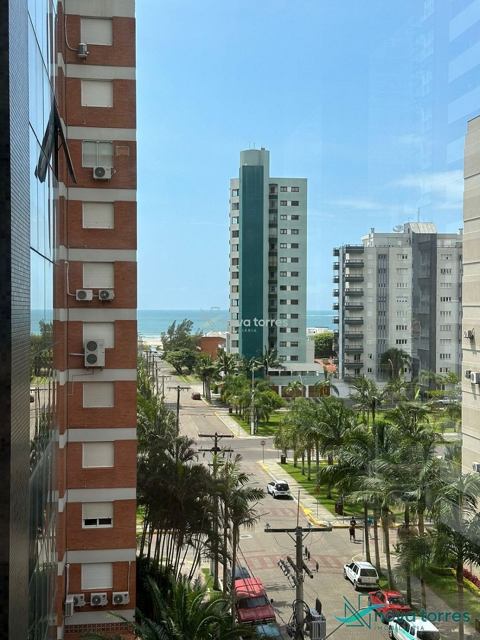 Apartamento com 2 suítes na Praia Grande