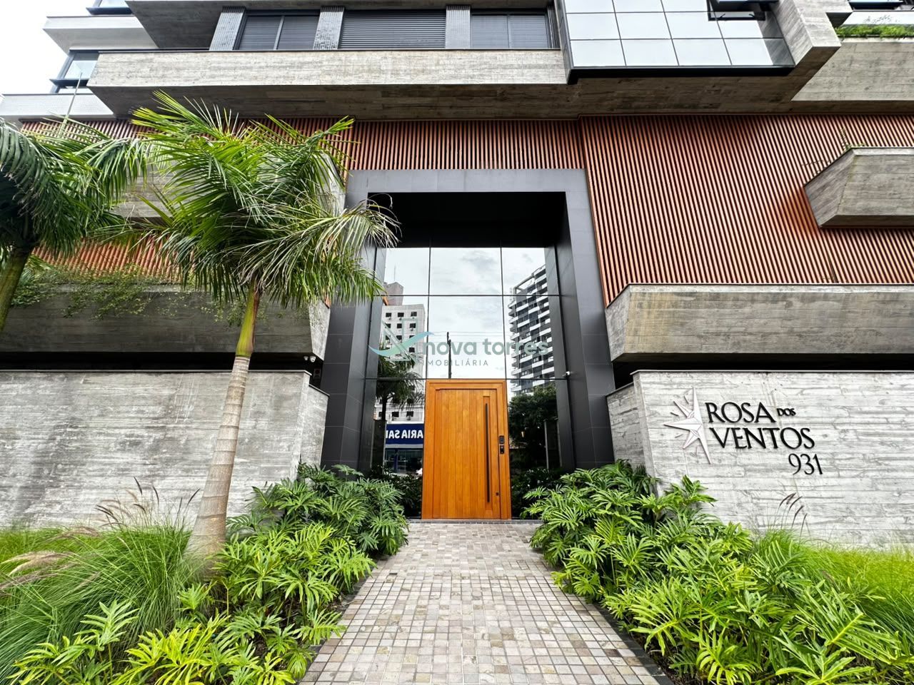Apartamento 2 suítes próximo a tudo