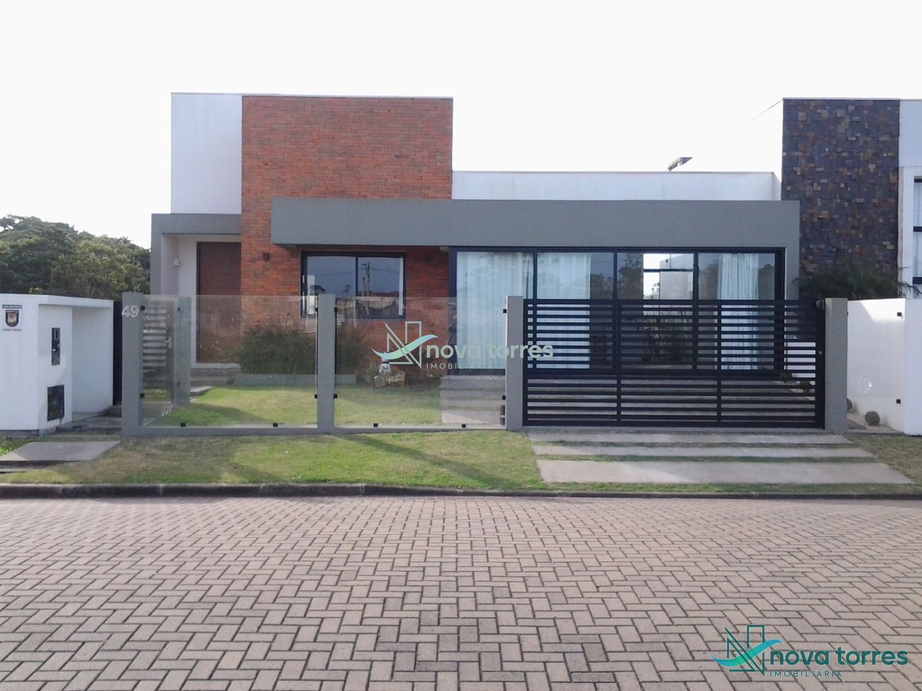 Casa com 3 dormitórios no Bosque das Figueiras em Passo de Torres - SC