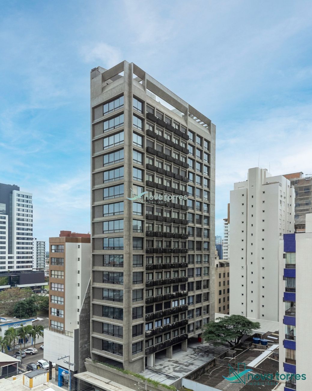 Apartamento com 2 dormitórios e sol da manhã em Torres-RS