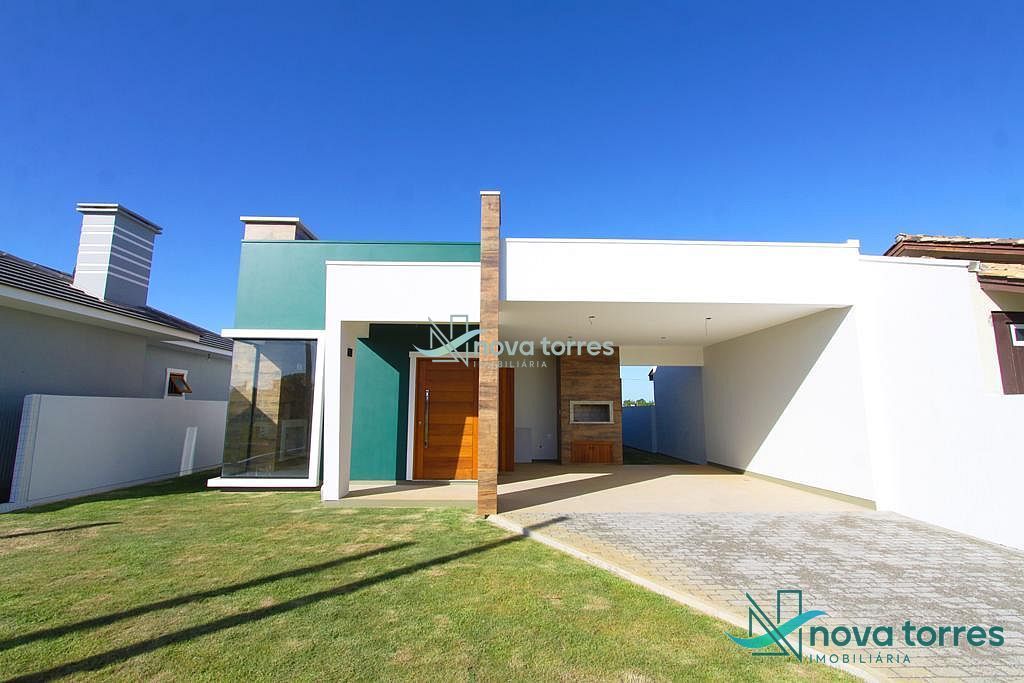 Casa com 3 dormitórios em Arroio do Sal - RS, no bairro Rondinha.