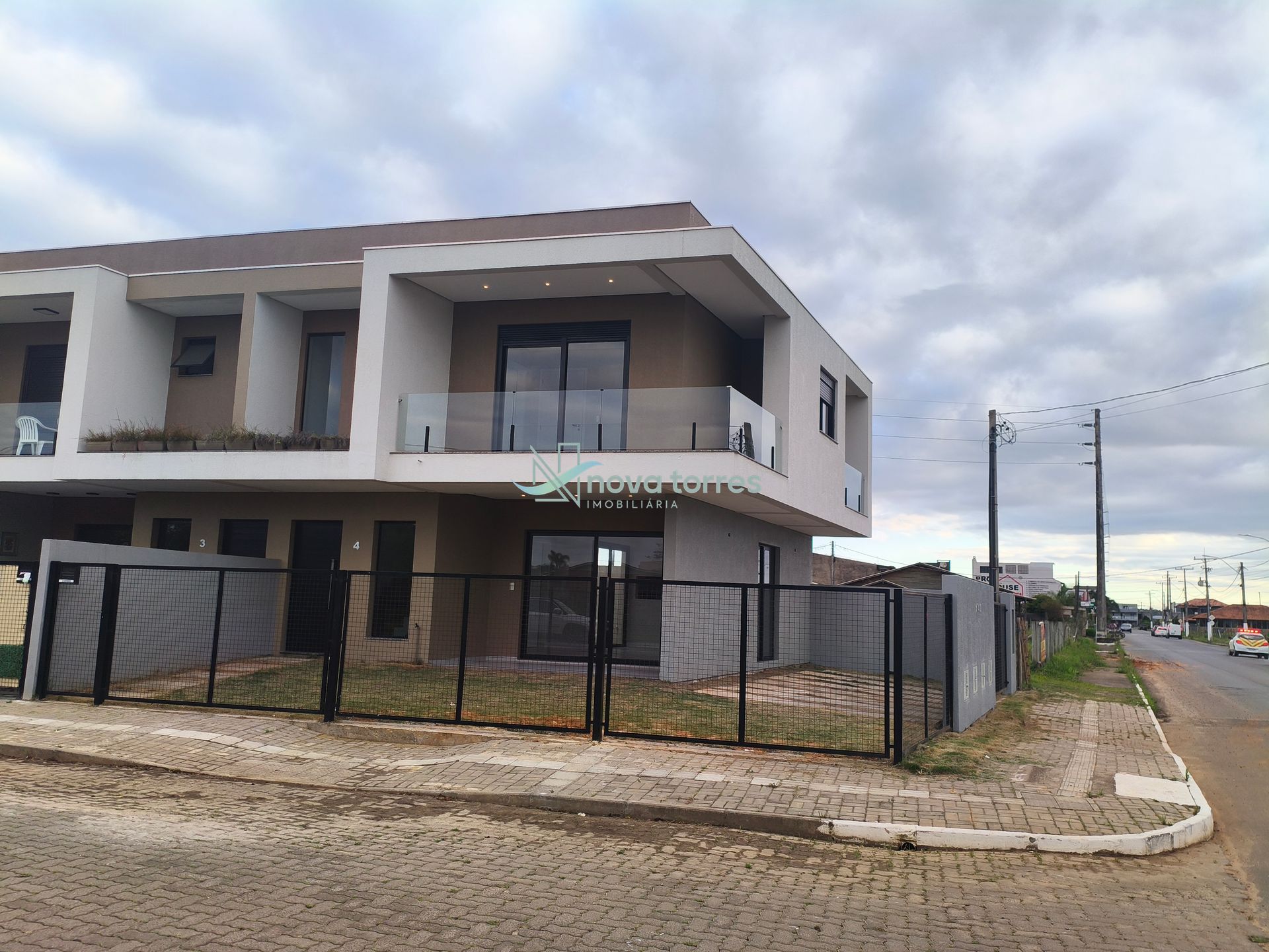 Sobrado no Morada das Palmeiras com 3 dormitorios