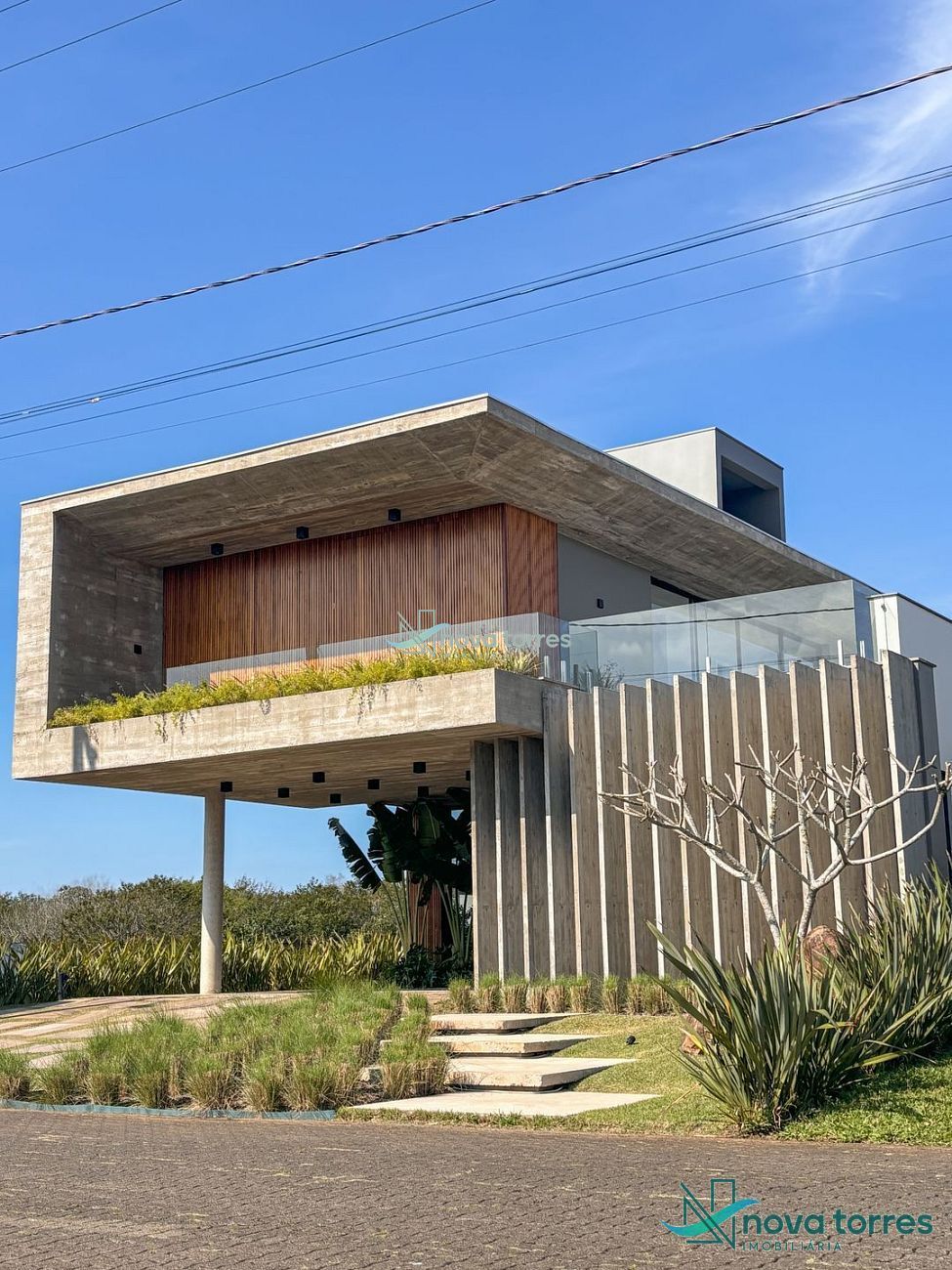 Casa de Alto Padrão com Vista para Lago no Reserva das Águas