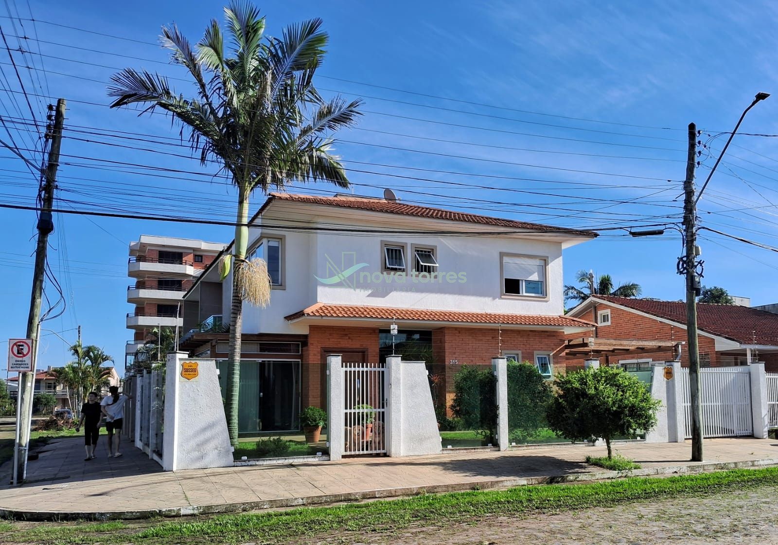 Sobrado mobiliado e decorado