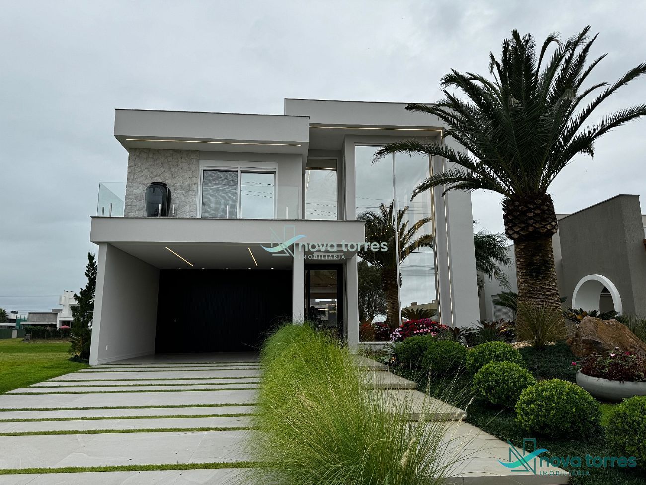Apartamento com 4 dormitórios no Reserva das Águas, em Torres-RS,