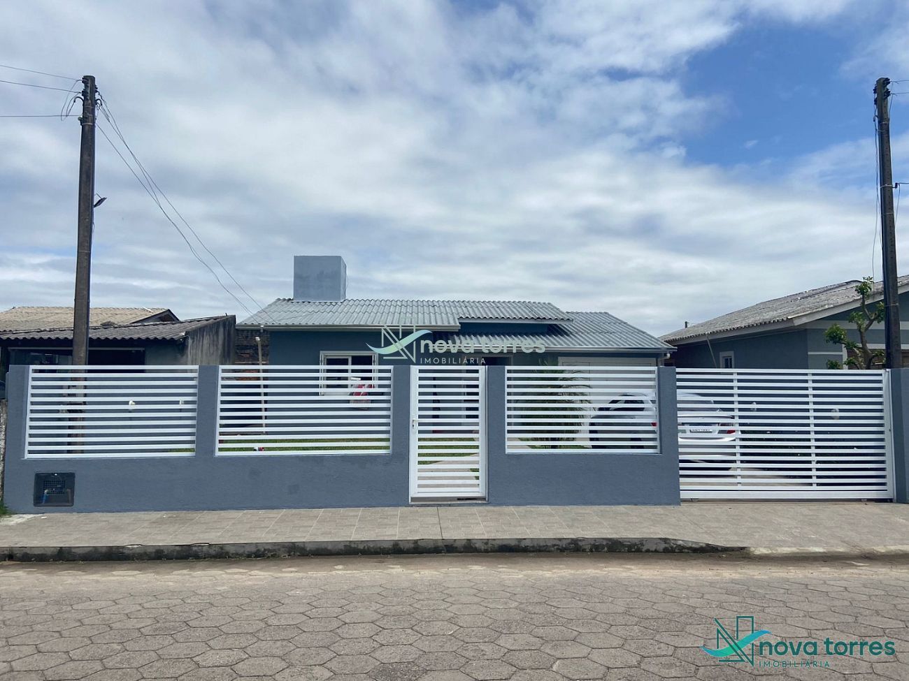 Casa com 2 dormitórios no Centro em Passo de Torres - SC