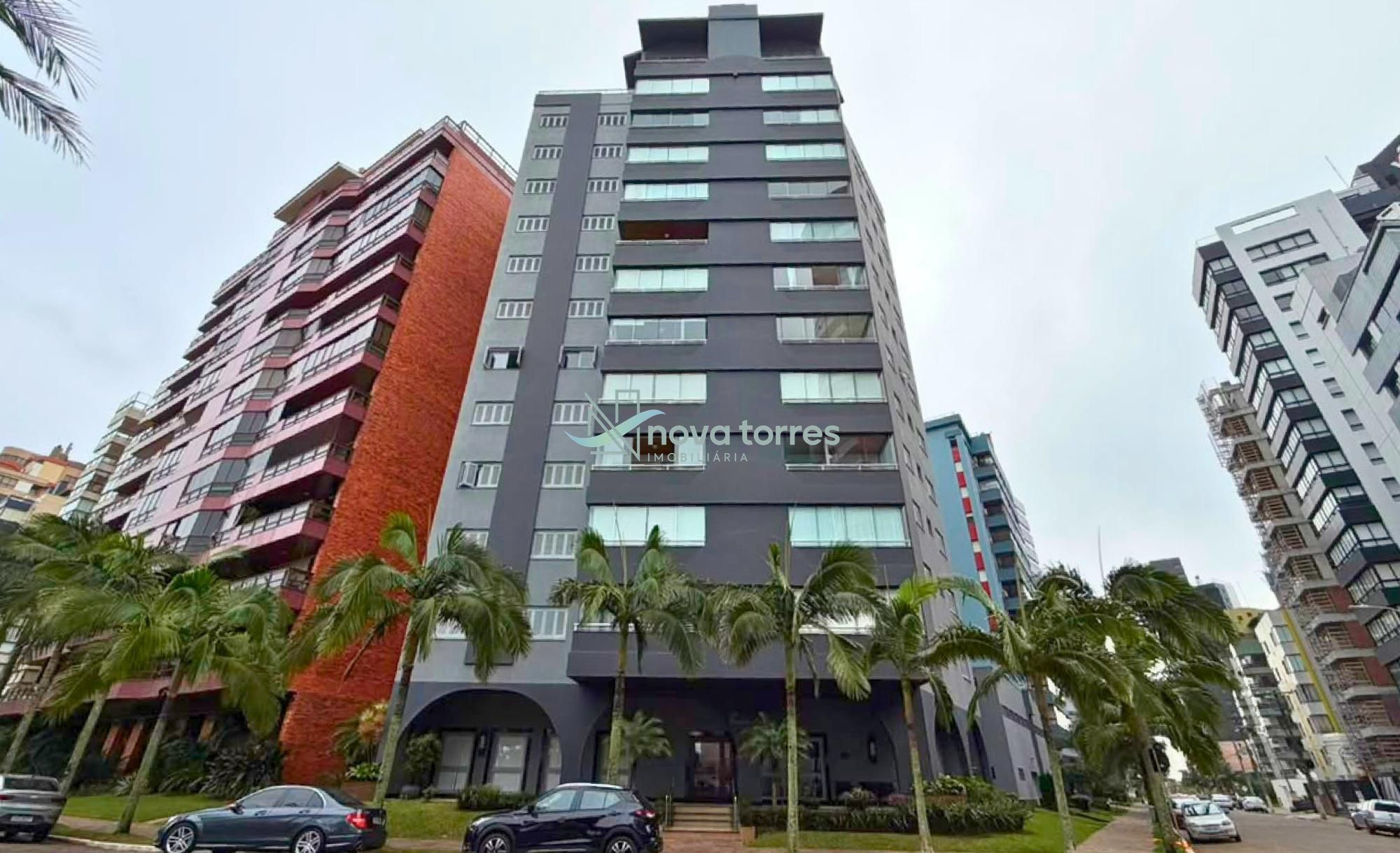 Excelente apartamento com 03 dormitórios de frente para as Quatro Praças