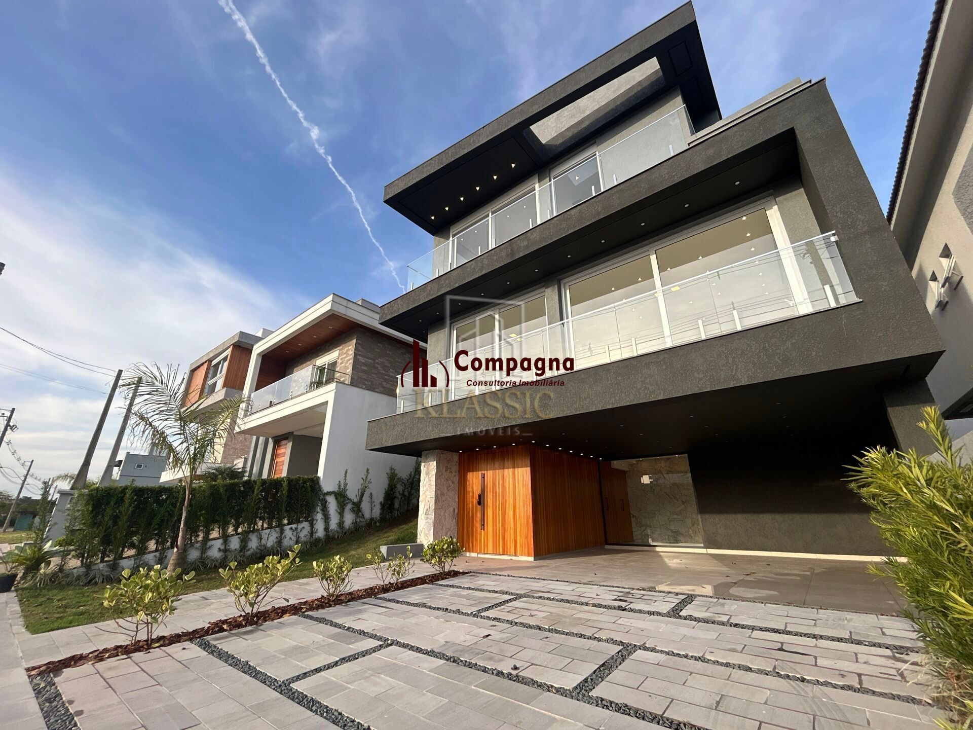 ÍNCRIVEL SOBRADO SEMI-MOBILIADO NO LANDSCAPE — foto 2