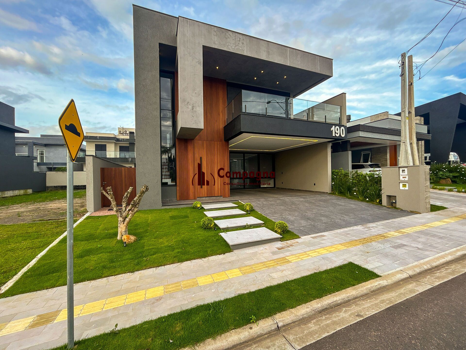 Casa de Condomínio 4 quartos à venda, 283m², Centro - Gravataí