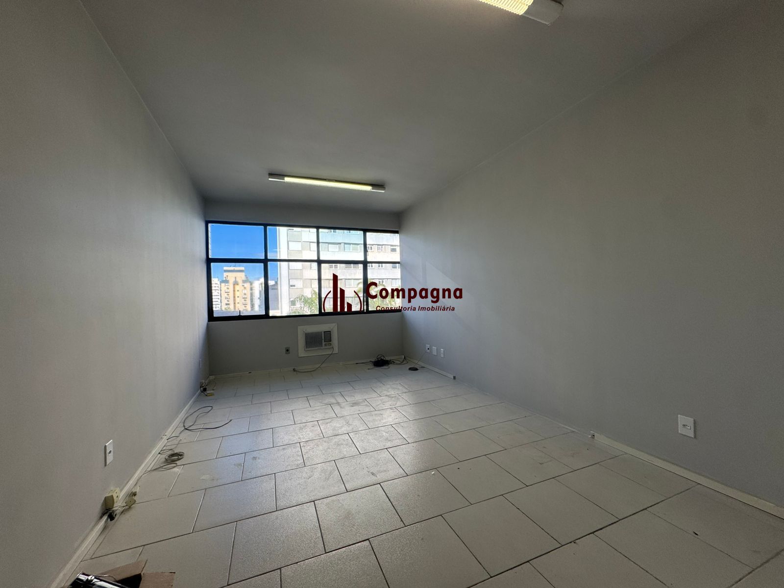 Sala comercial a venda no bairro Passo D' Areia — foto 2