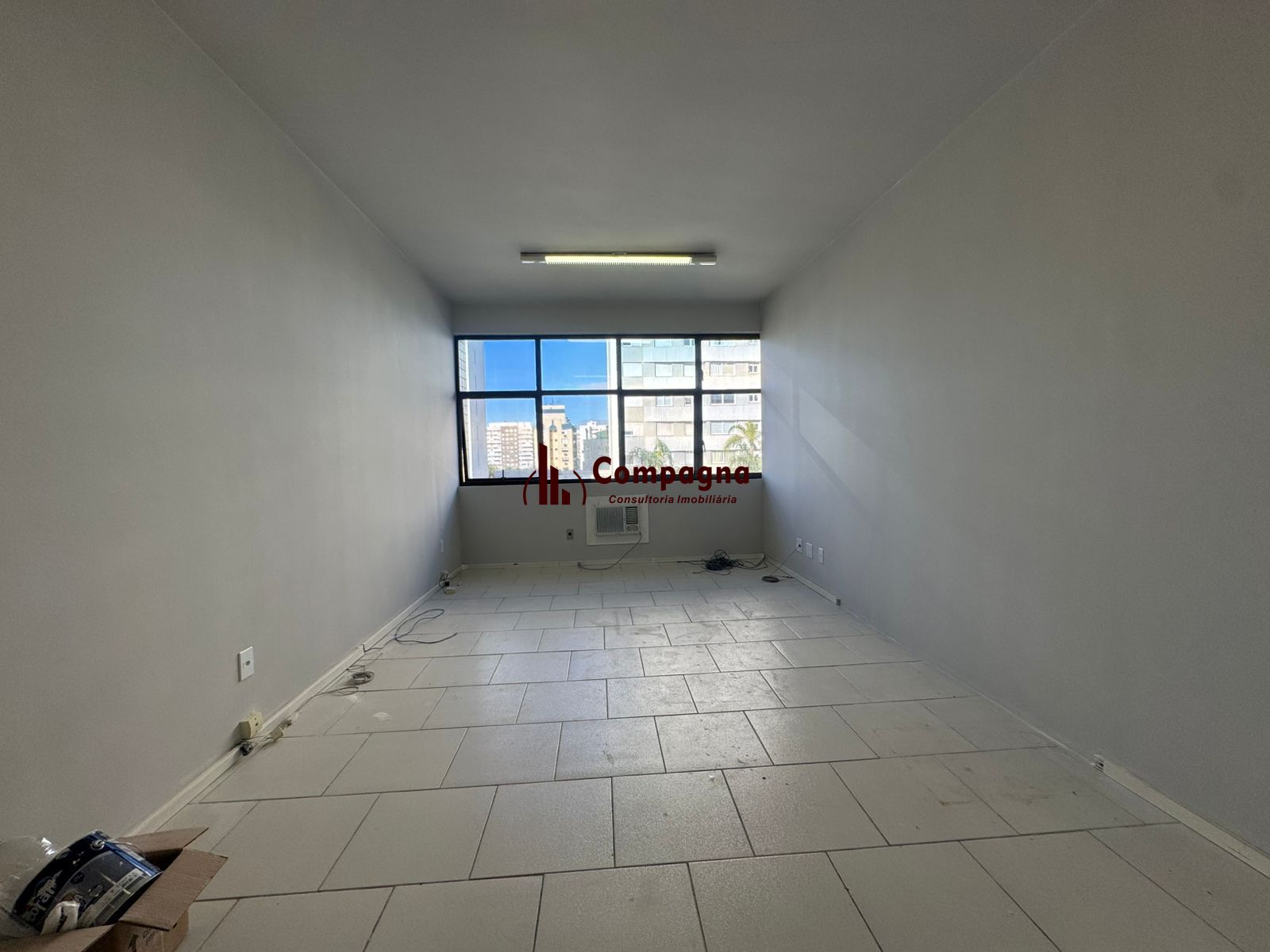 Sala comercial a venda no bairro Passo D' Areia — foto 3