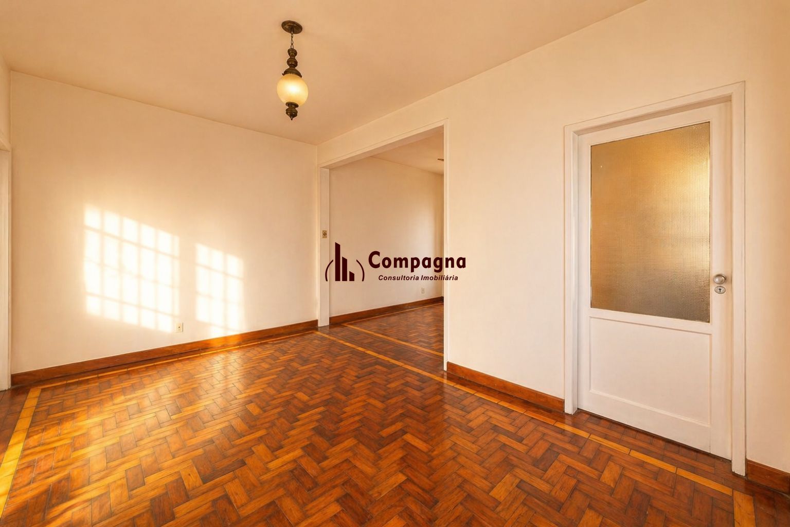 Casa Comercial/Residencial no Petrópolis com Pátio e 2 Vagas — foto 3