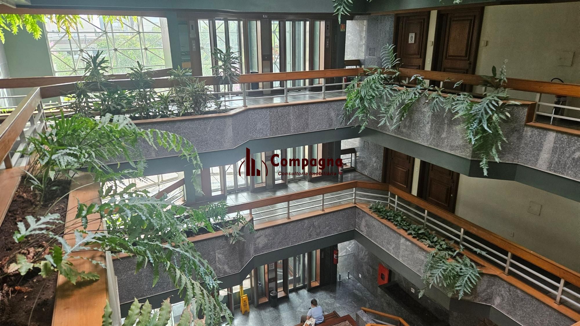 Sala Comercial á Venda no Bairro Higienópolis.