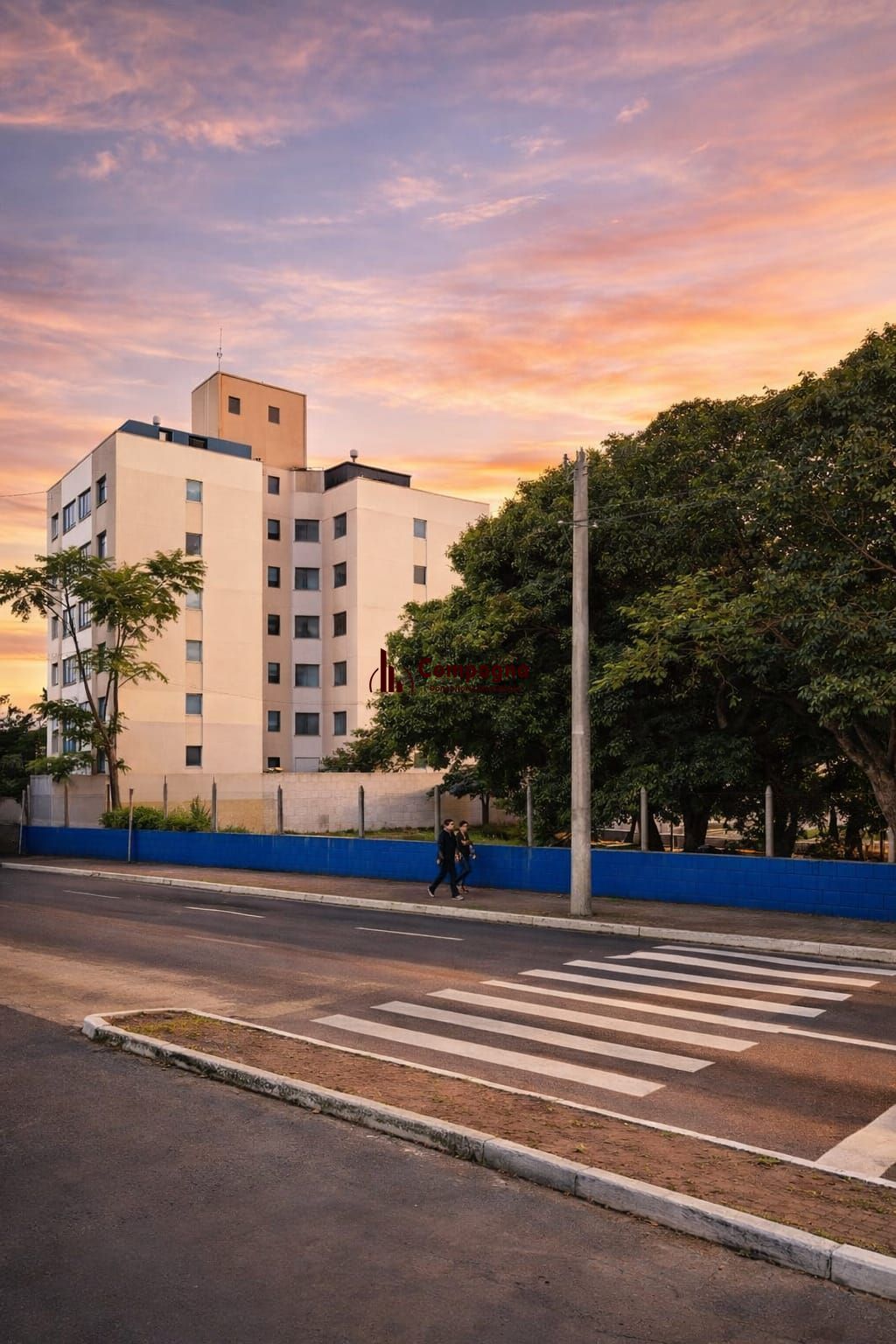 Terreno de esquina na Av. Bento Gonçalves com 732 m², duas frentes.
