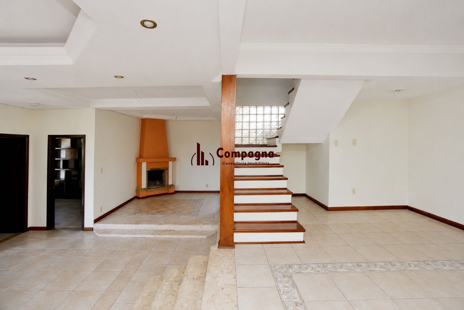 Casa ampla de esquina com 5 dormitórios no Jardim Itu Sabará — foto 5