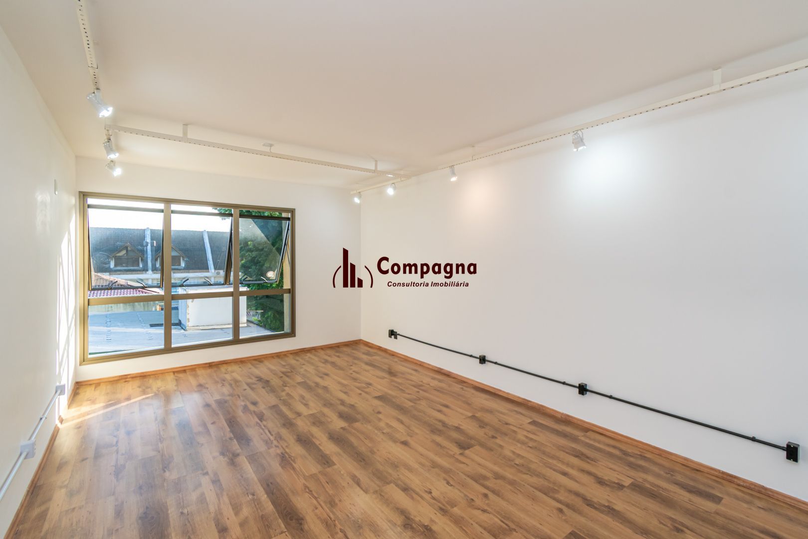 SALA COMERCIAL PASEO ZONA SUL — foto 2