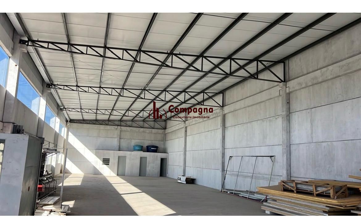 Loja, para alugar, 400 m², Mário Quintana - Porto Alegre — foto 2