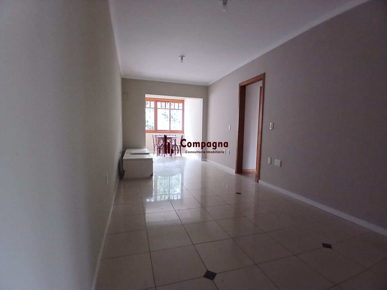 Ótimo Apartamento Semimobiliado Bairro Petrópolis.