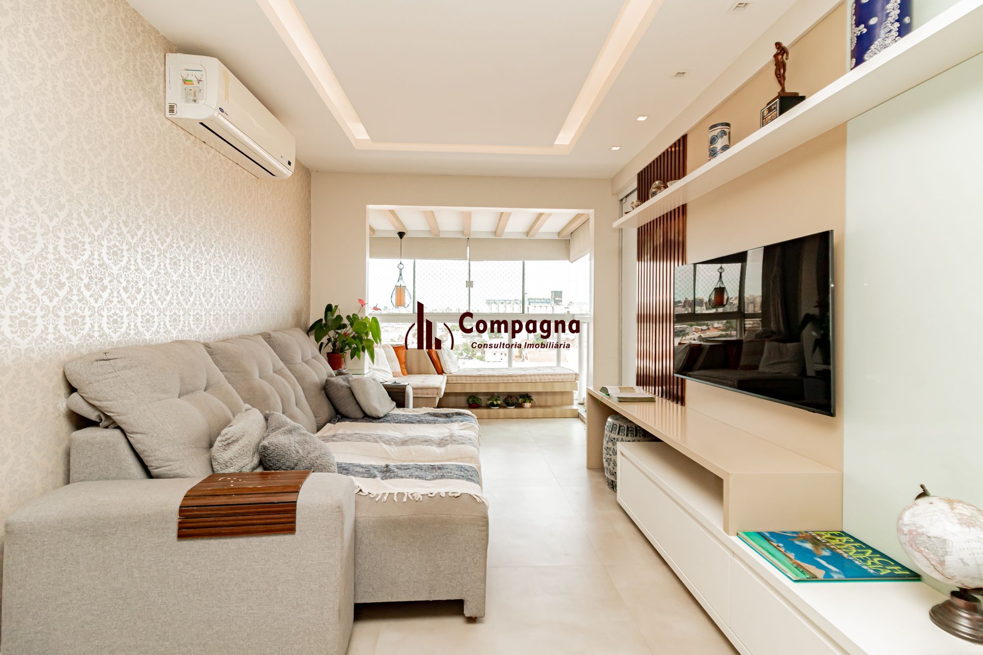 Apartamento 3 dormitórios, 2 banheiros, 1 vaga coberta e piscinas B. São Geraldo
