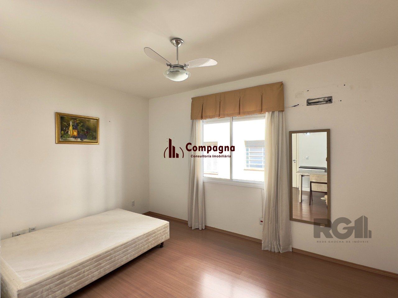 STUDIO SEMIMOBILIADO COM VAGA DE GARAGEM NO CENTRO HISTÓRICO — foto 3